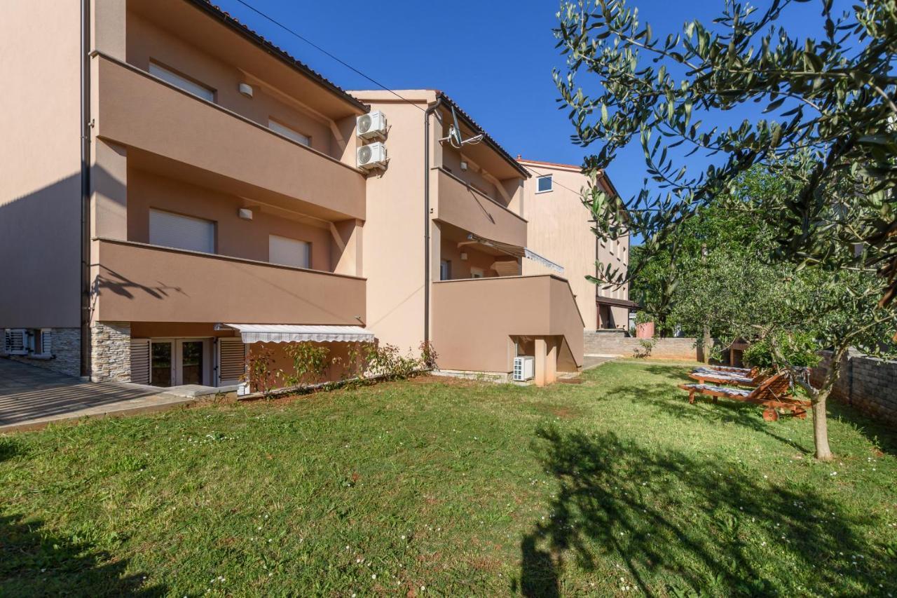 Studio Apartment Mali Medulin Exterior photo